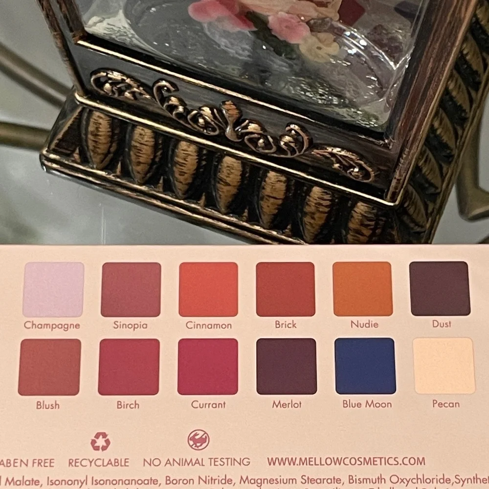 MELLOW Cosmetics Sinopia Eyeshadow Palette